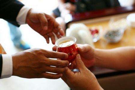 订婚宴男方家伙家长说什么