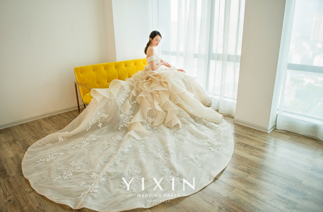 抹胸礼服怎么穿好看 