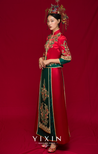 一套高档婚纱买下来得多少钱