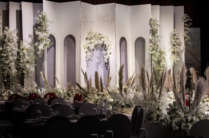 婚礼母亲服装颜色要求 儿子婚礼母亲服装