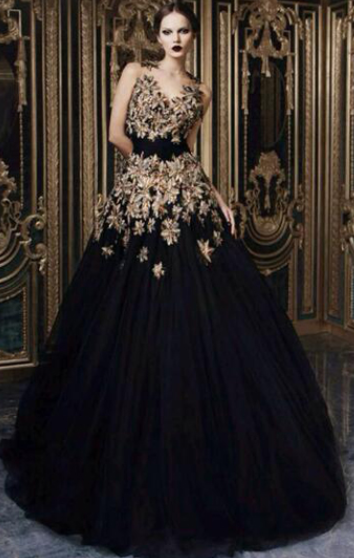 黑色婚纱散发着迷人的高品位贵族气息