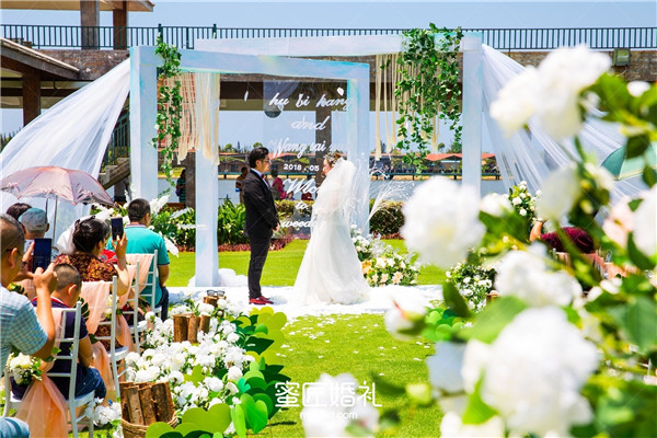 赞美夫妻恩爱的一句话 赞美夫妻恩爱的美句