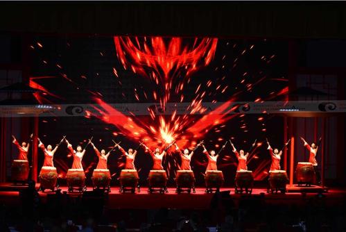 年会搞笑节目简单点的