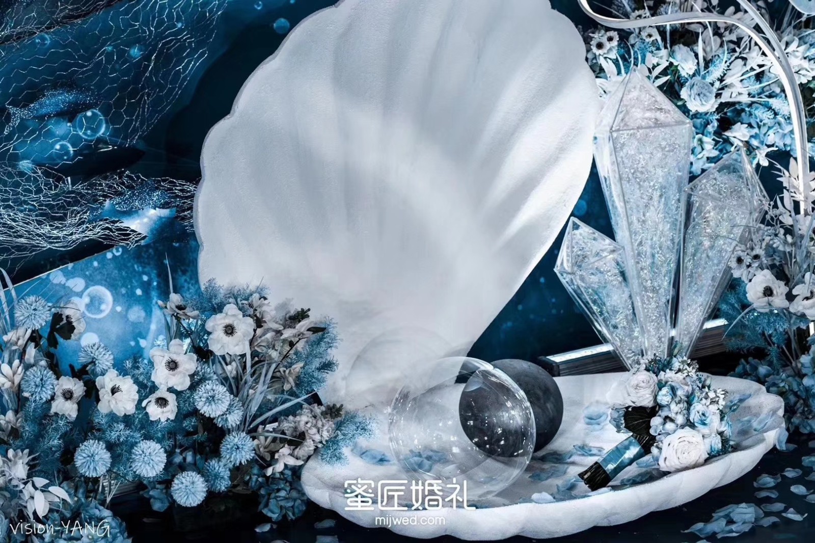 适合小型场地的蓝色主题婚礼
