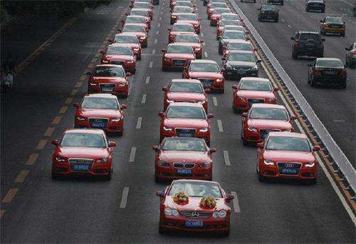 武汉婚车哪款用的较多 武汉婚车队伍多少钱