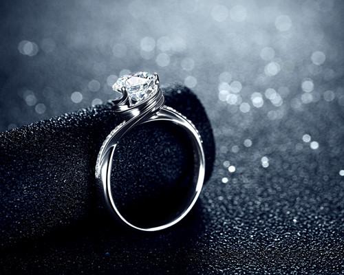 订婚戒指求婚戒指是一样的吗