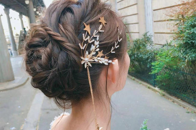 适合晚会女主持发型