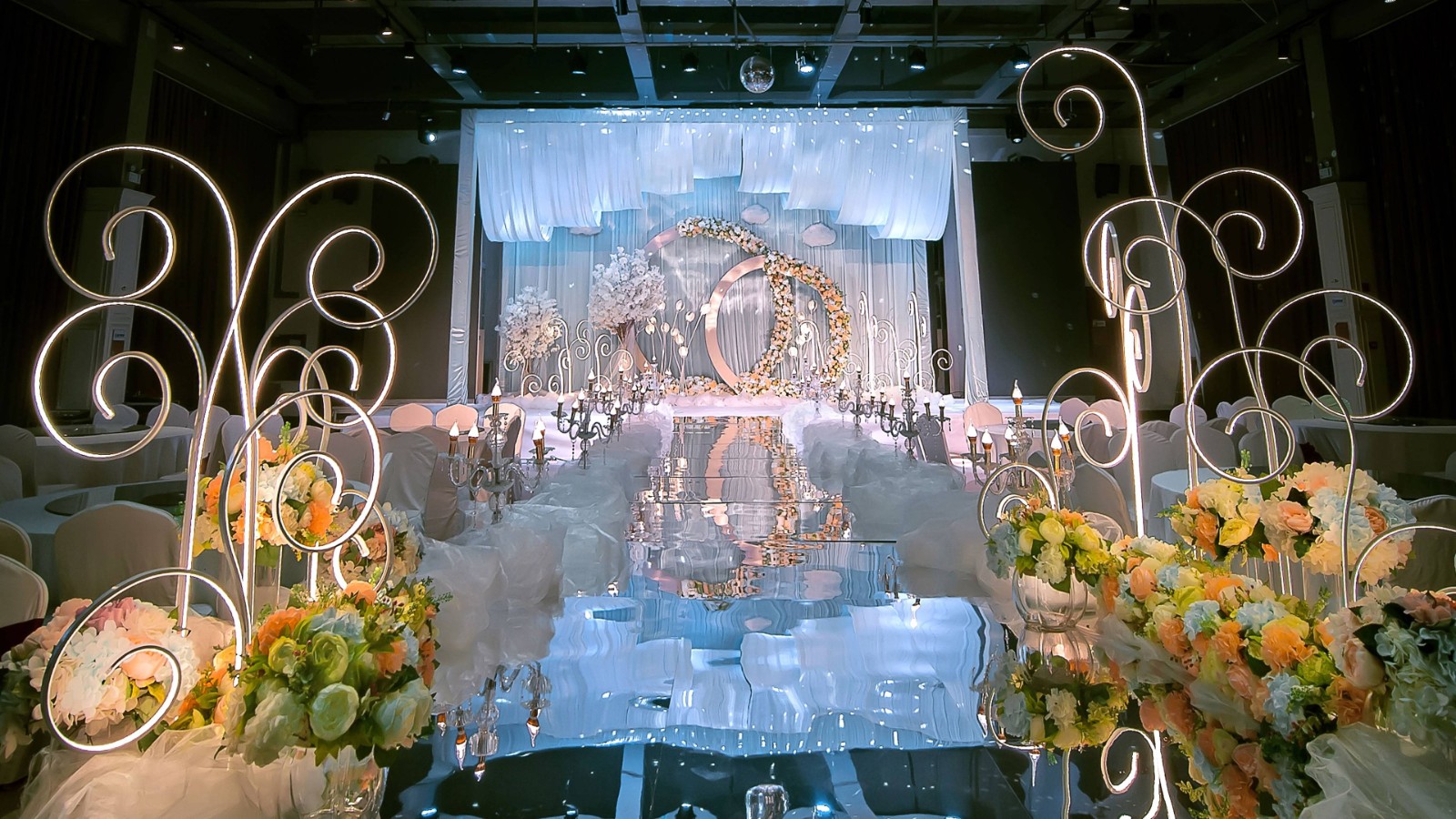 结婚祝福语8个字