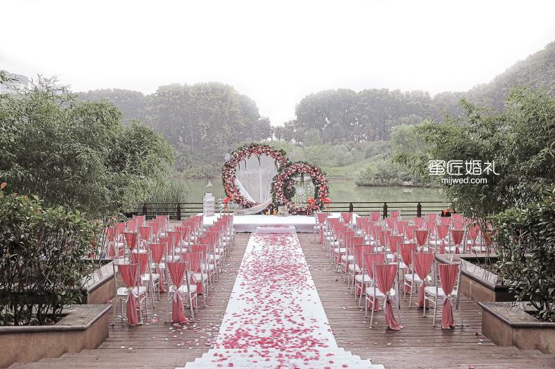 做迎宾有什么要求