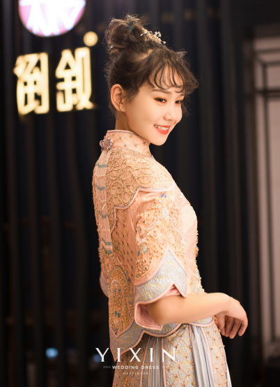 年会礼服租还是买