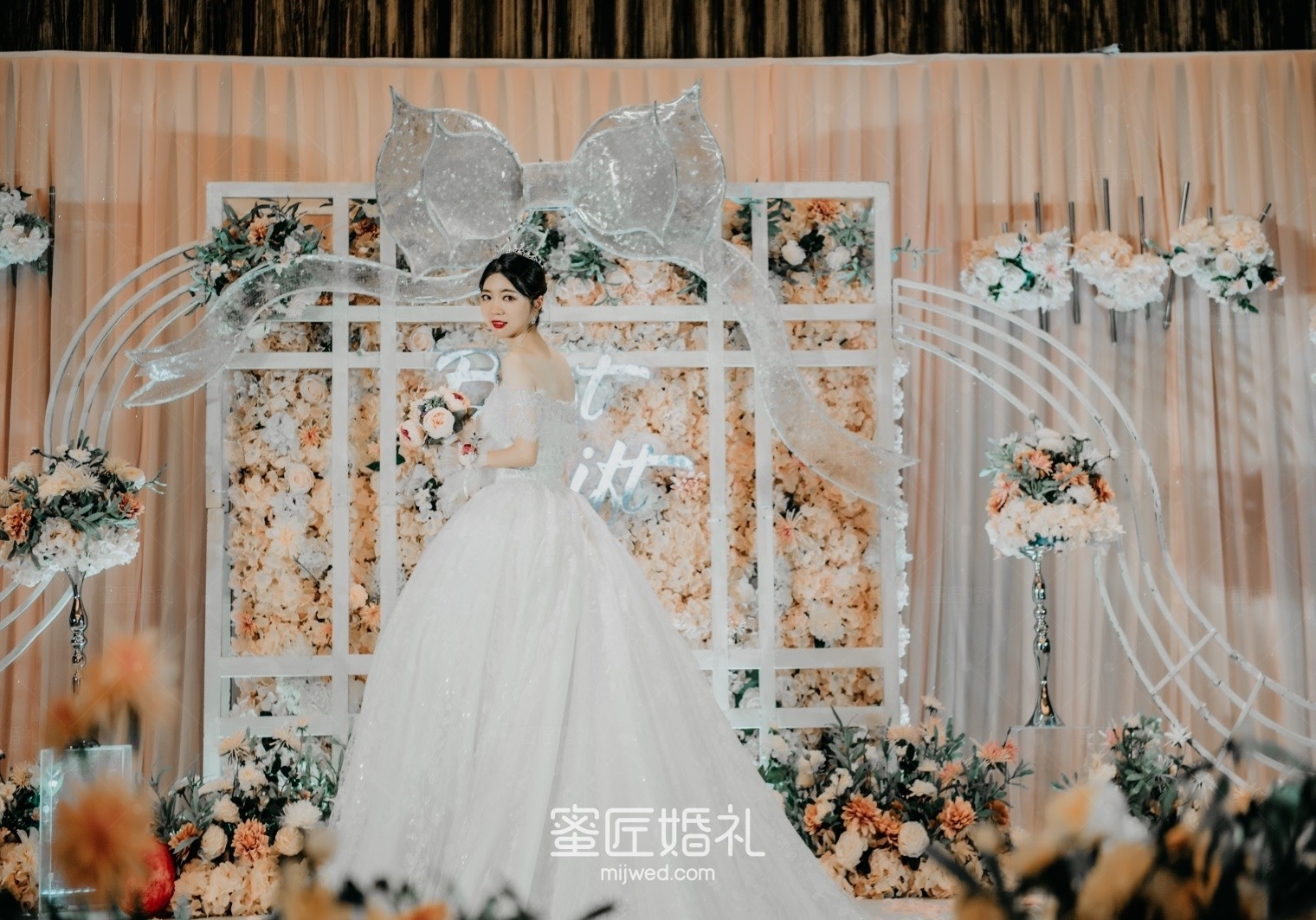 2020婚纱照赞美词 2020年如何夸别人婚纱照漂亮