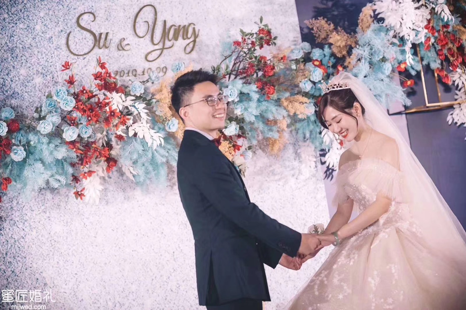 适合在婚礼上唱给新人的歌 婚礼现场送给新人的歌