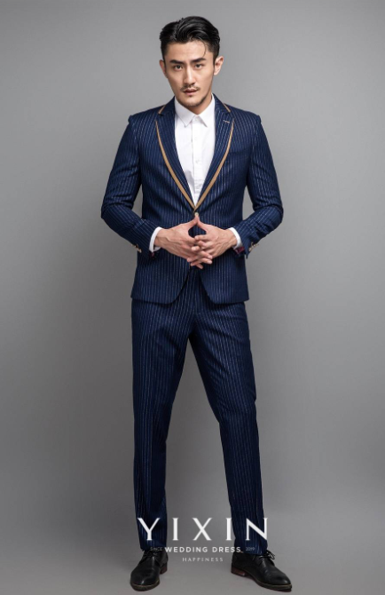 藏青金条单排一扣套西