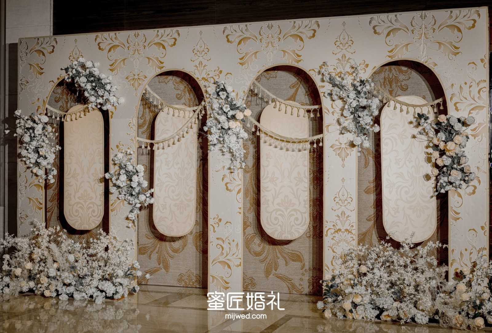 配婚纱照的爱情短句 上传婚纱照的心情短语