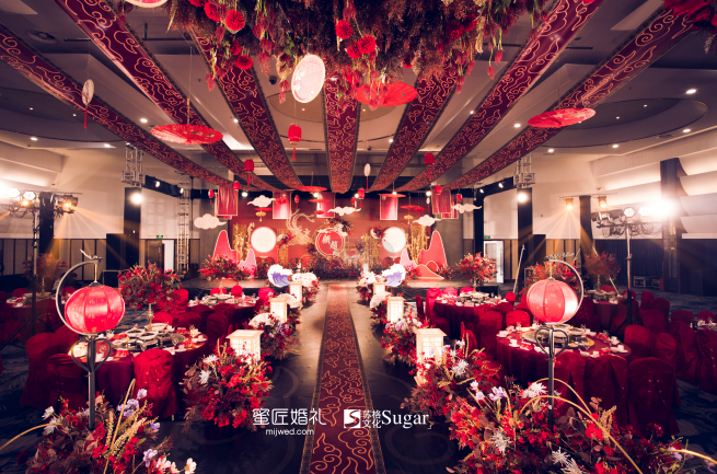 喜娘在婚礼上要做什么 婚礼上喜娘要干什么