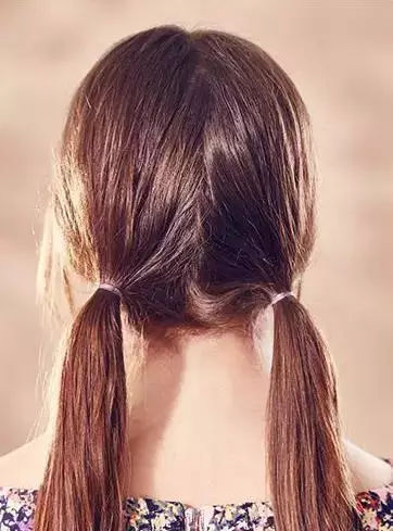 新娘敬酒简易发型教程 新娘敬酒发型简单大方