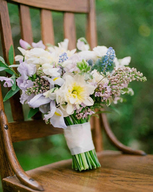 朋友婚礼上抢到手捧花说什么 