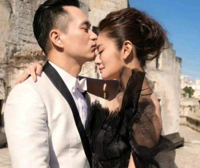 安以轩的黑色婚纱