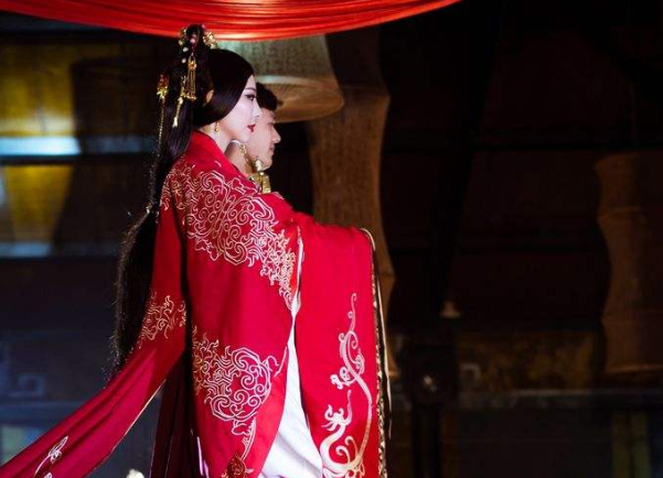 汉式婚礼新娘造型图片