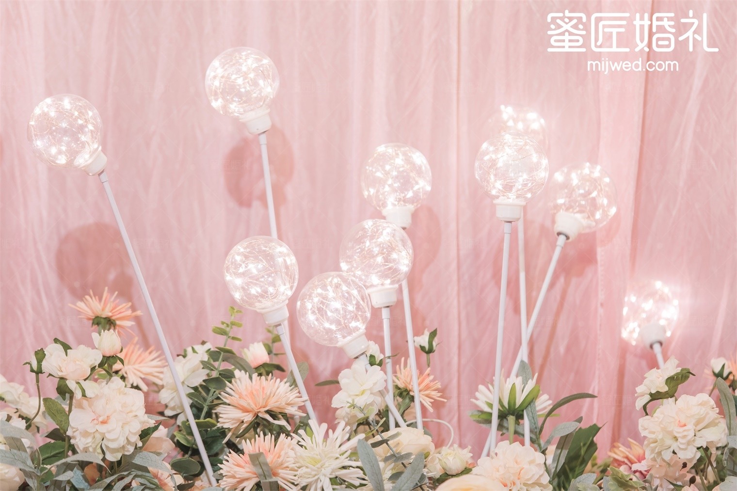 腊月嫁女大门对联精选