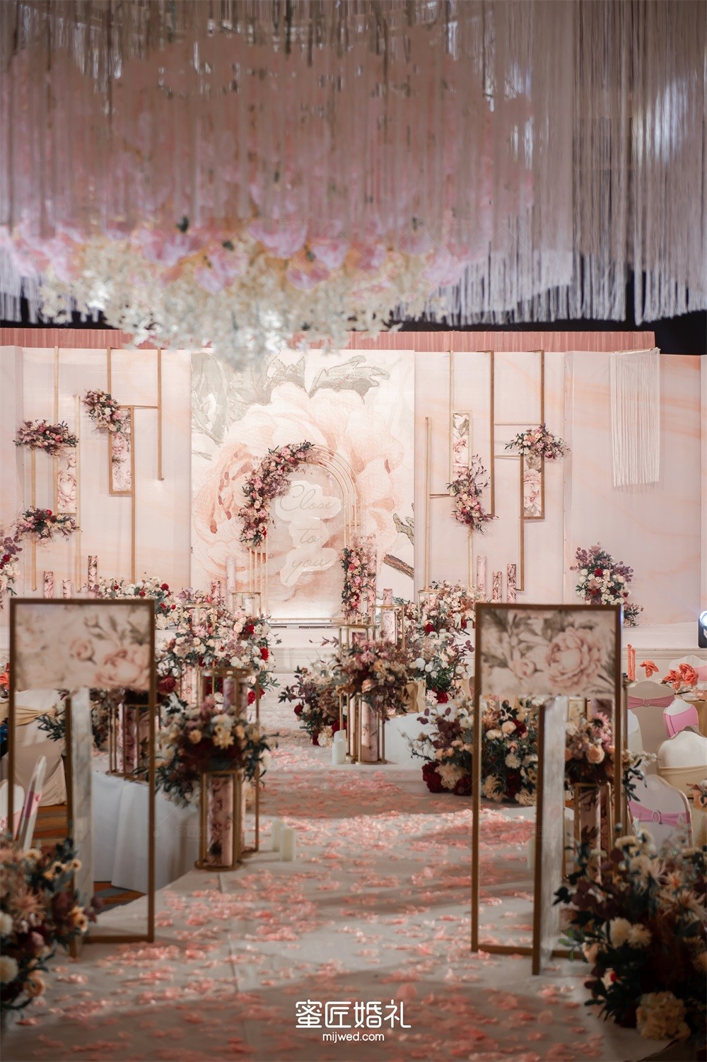 婚礼迎宾海报怎么做