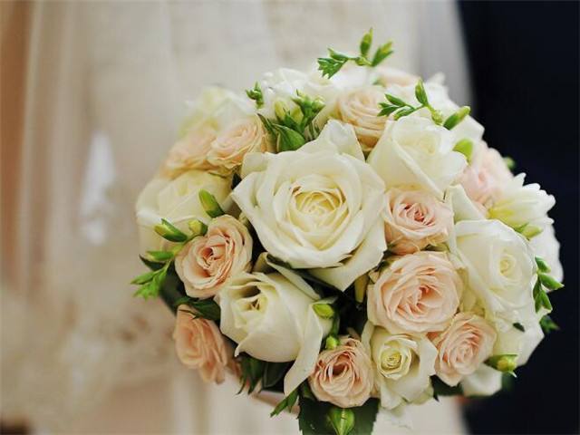 接到手捧花该说些什么 男生 接到捧花后发言幽默