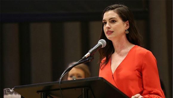 女孩相亲穿衣服图片