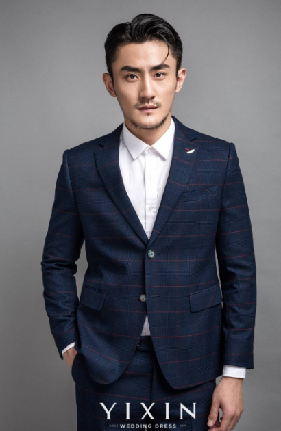 红蓝格单排二扣套西