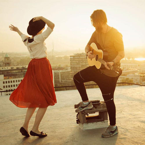 适合婚礼上新郎唱的歌 适合婚礼唱的歌男生版