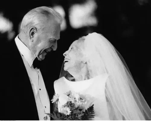 参加婚礼适合唱的歌曲