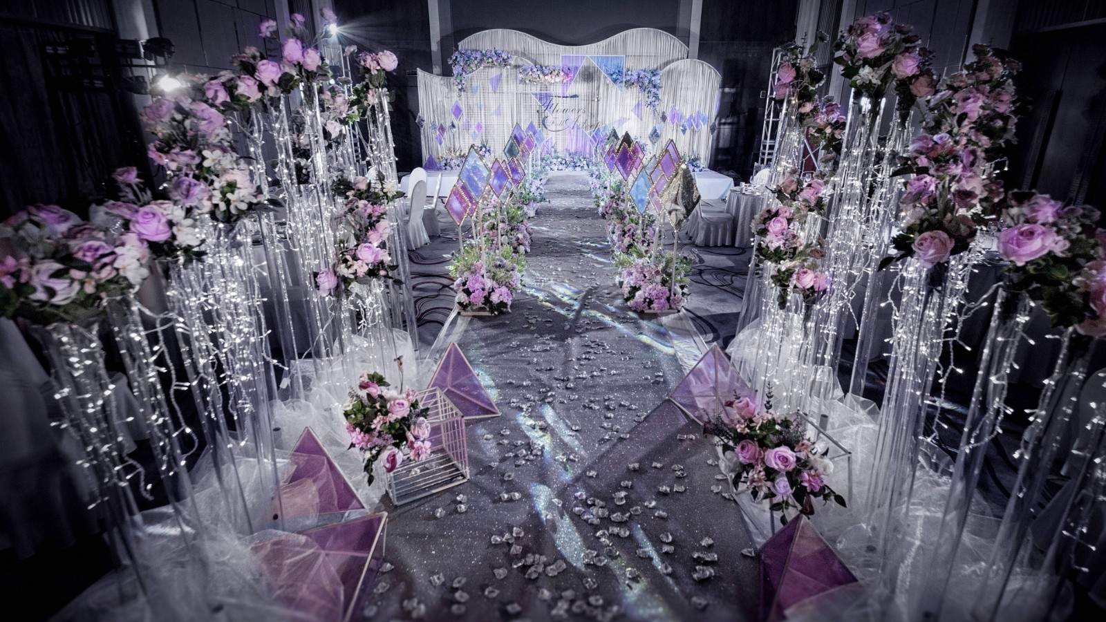 结婚典礼伴娘对新娘新郎的祝福语 结婚典礼伴娘送祝福