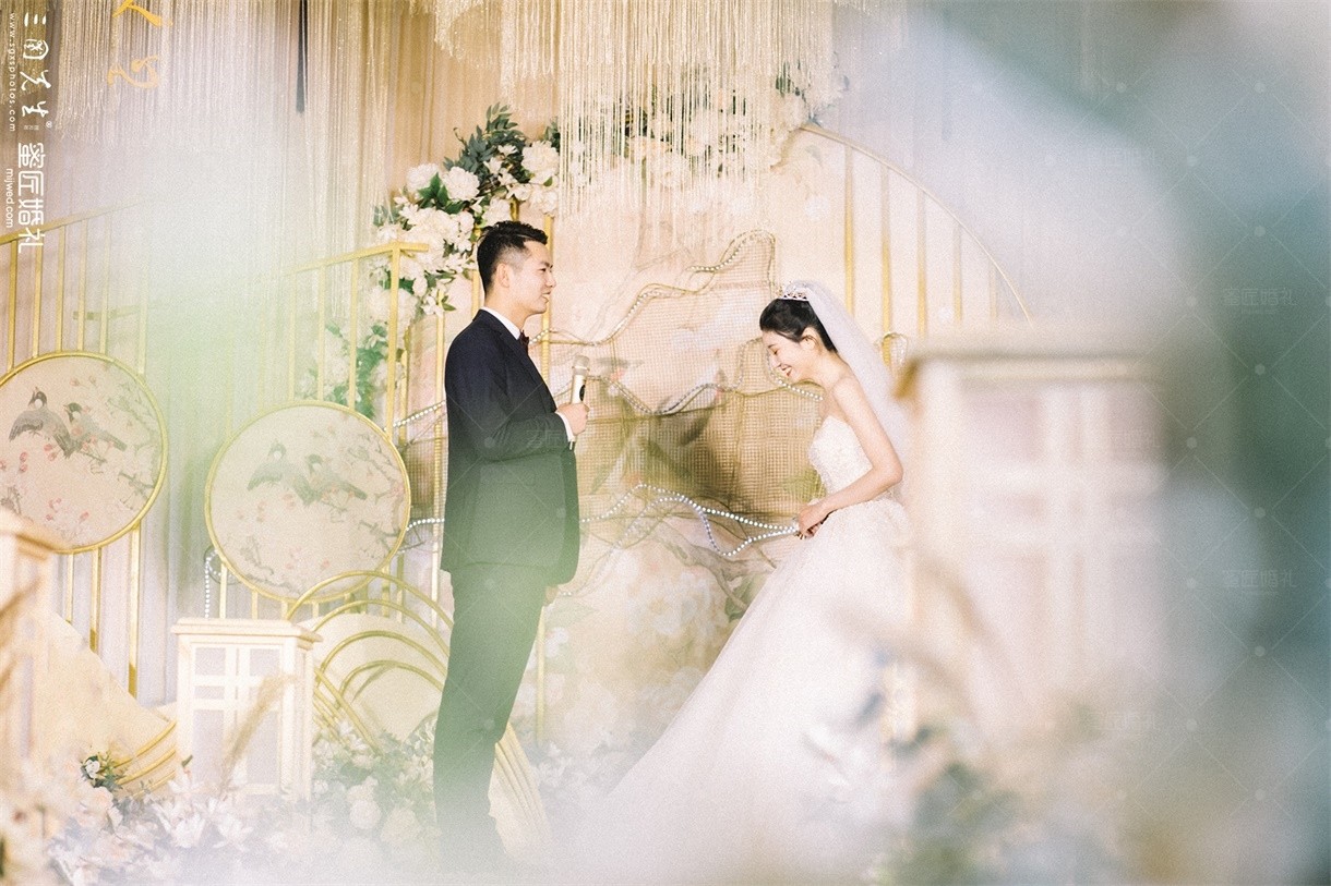 结婚纪念日该怎么过 结婚纪念日送老婆什么礼物