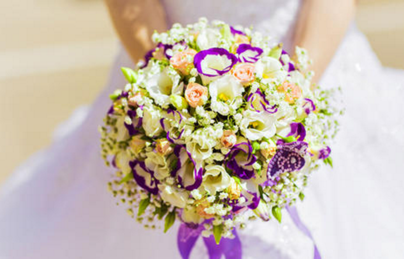 接到新娘手捧花朋友圈怎么发 