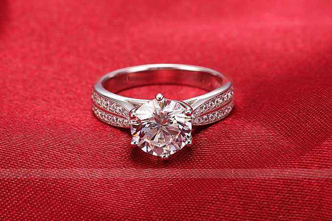 买钻戒需要注意哪些细节 买钻戒的注意事项