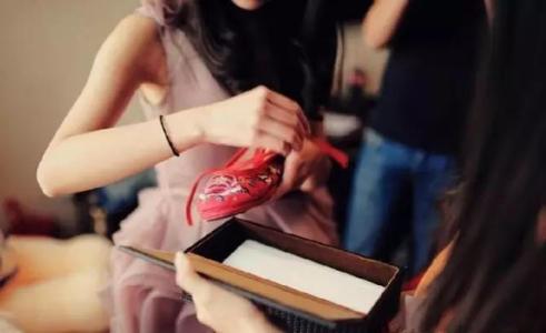 新娘鞋子藏哪里找不到 新娘鞋子藏哪里好