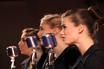 前奏是蹬蹬蹬蹬十五秒 登登登登登登一直循环