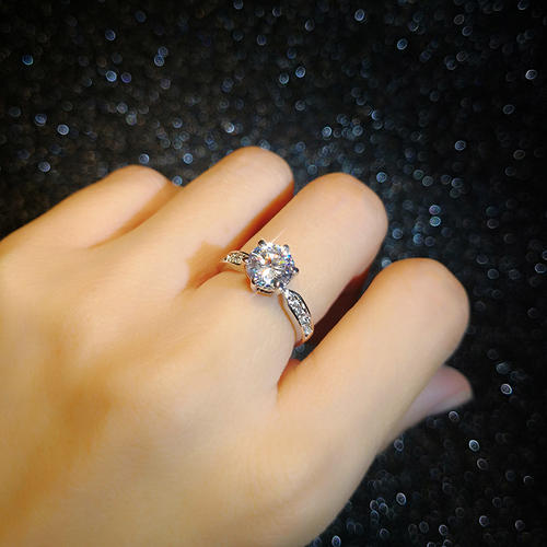 求婚戒指买什么比较好 求婚戒指一般什么价位