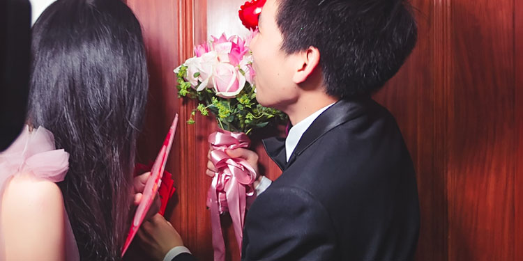 婚礼游戏 逗新郎 婚礼游戏逗伴郎