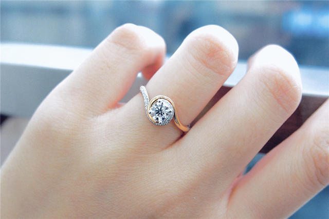 50分钻戒4c哪个较重要
