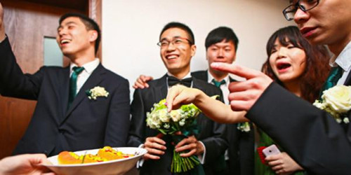 抖音较火的结婚条幅