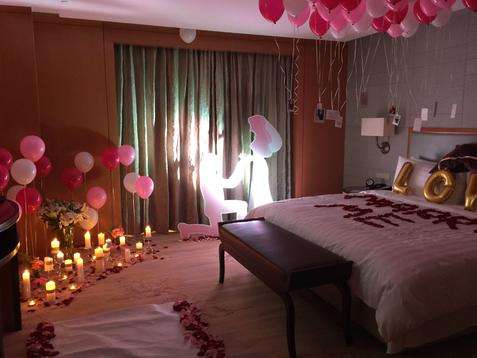 一场浪漫的求婚仪式 家里浪漫的求婚仪式