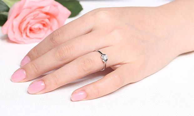 朋友圈晒钻戒的说说