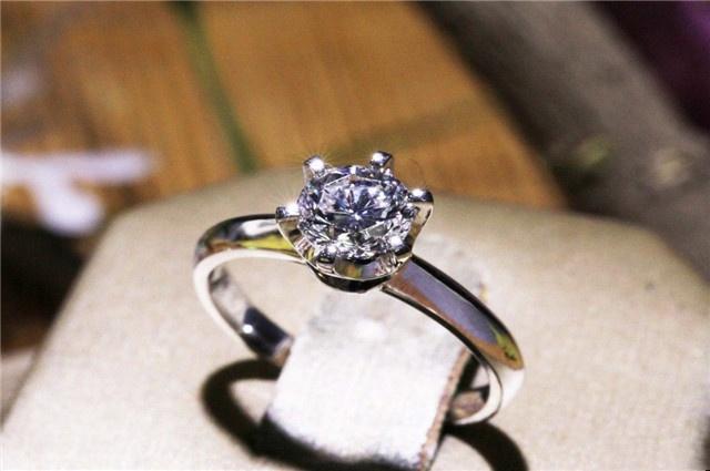 钻戒为啥好多人不戴 带钻戒禁忌