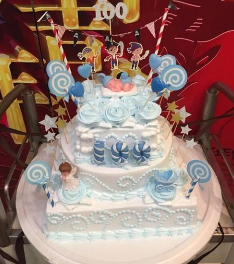 女儿办满月酒发朋友圈 满月宴怎么发朋友圈发邀请