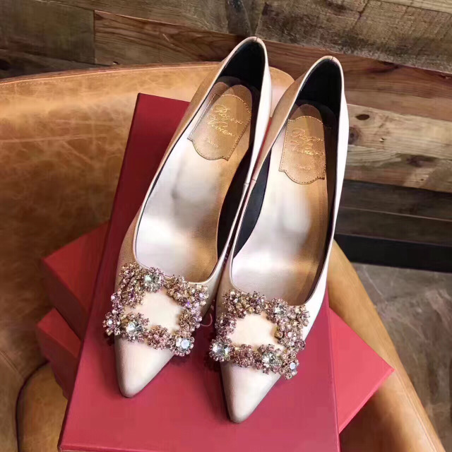 新娘回门要穿新鞋子吗