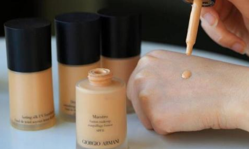 什么牌子粉底液好用遮瑕效果较好