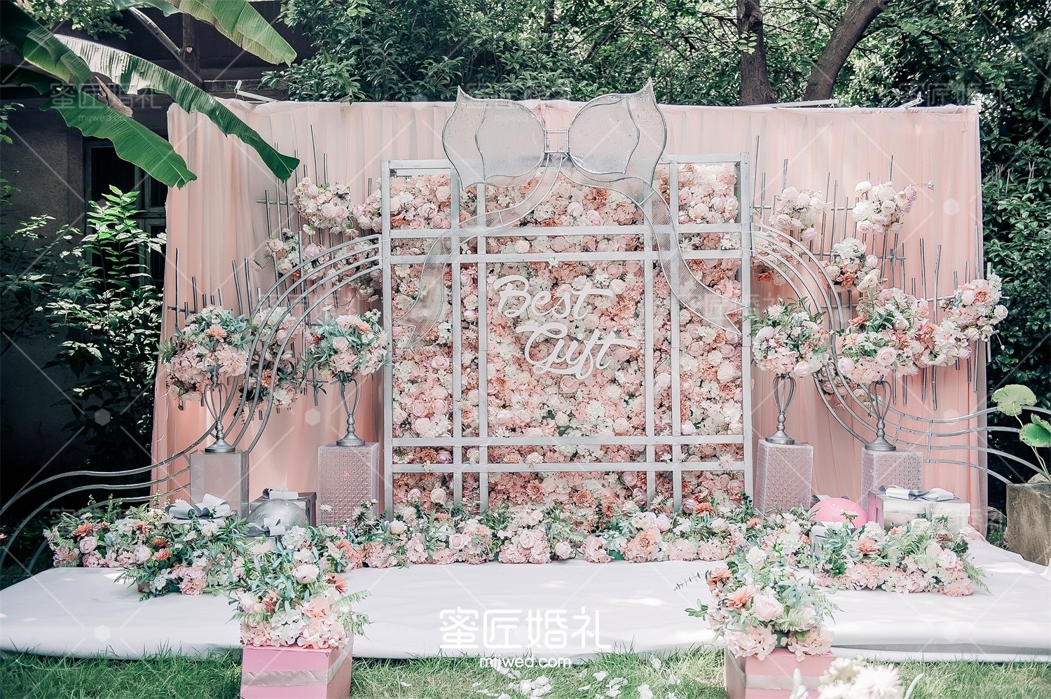 怎么布置婚礼上的迎宾区