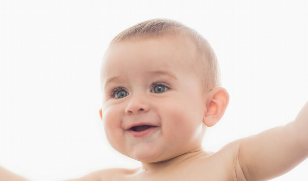 生完孩子报喜朋友圈 