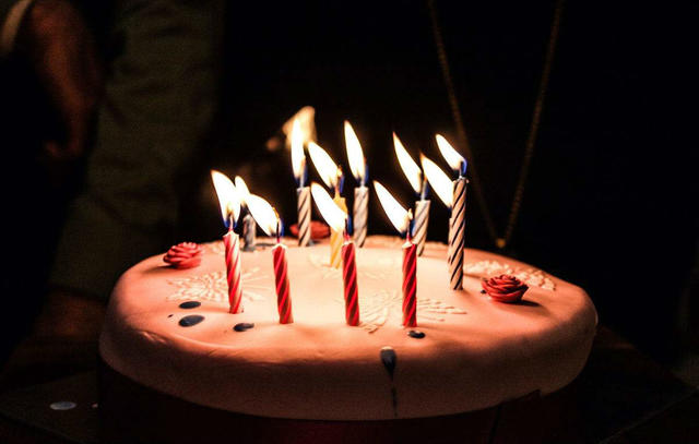 祝长辈叔叔生日祝福语 给中年叔叔生日祝福语