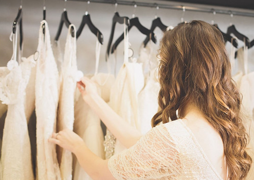 结婚时新娘包里装什么 结婚包包都包什么东西